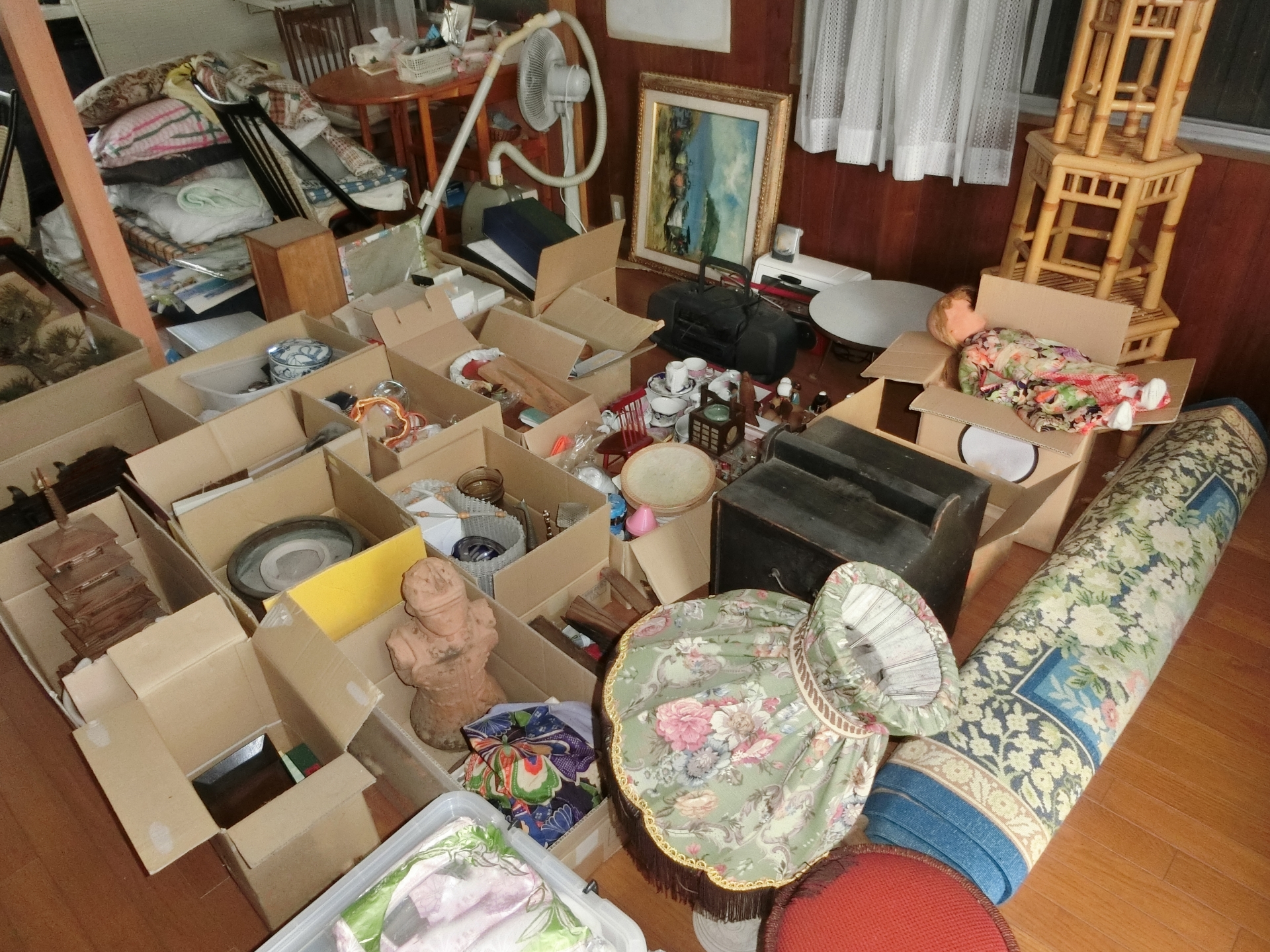 沖縄市の不用品回収・遺品整理なら、便利屋お助けマスター沖縄中央店へ